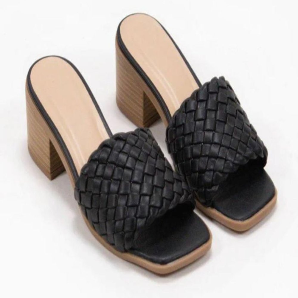 Woven Kitten Heeled Mule "BLACK"